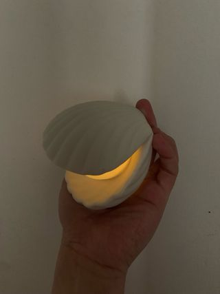 Lámpara de cerámica con perla luminosa