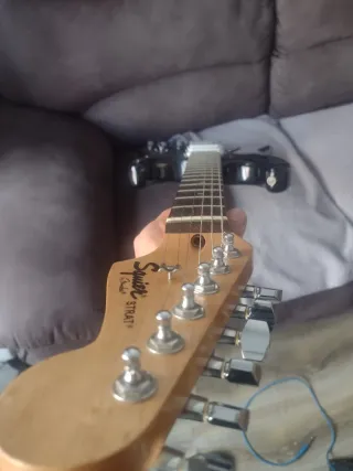 Guitarra eléctrica Fender Squier Stratocaster