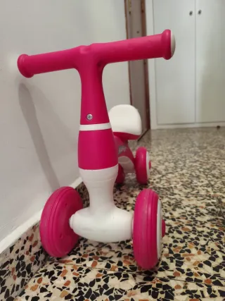 Moto correpasillos bebé rosa