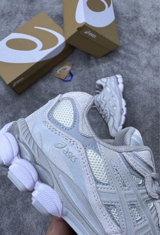Asics GEL-NYC Gris Talla 44
