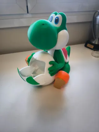 Figura Yoshi con Huevo