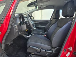 Honda Jazz automático con libro de revisiones.