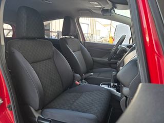 Honda Jazz automático con libro de revisiones.
