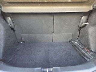 Honda Jazz automático con libro de revisiones.