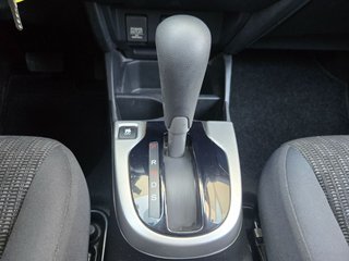 Honda Jazz automático con libro de revisiones.