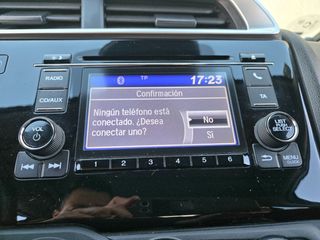 Honda Jazz automático con libro de revisiones.