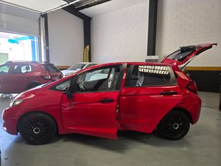 Honda Jazz automático con libro de revisiones.