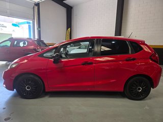 Honda Jazz automático con libro de revisiones.