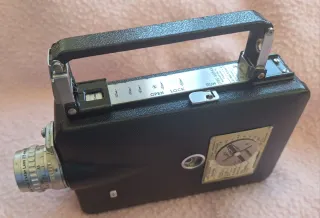 Cámara Cine Antigua Kodak en su estuche