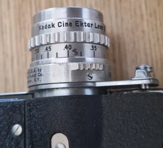 Cámara Cine Antigua Kodak en su estuche