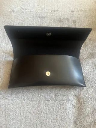 Funda para gafas Karl Lagerfeld negra