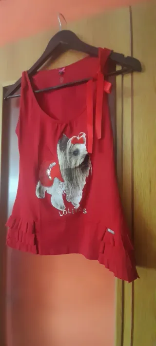 Camiseta Lolitas con perro y volantes