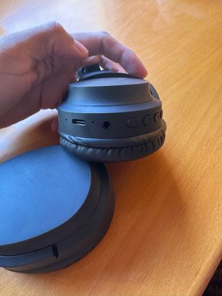 Audífonos negro mate