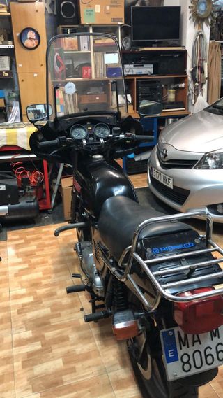 Moto Clásica Negra