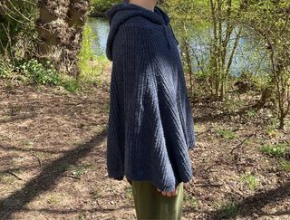 Poncho azul tejido talla única con capucha
