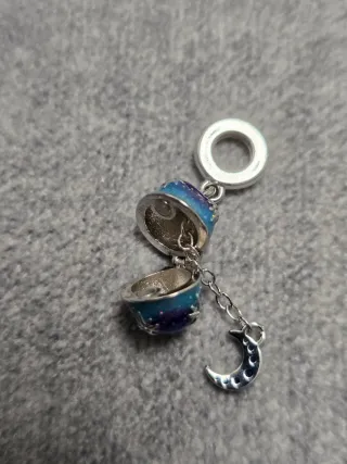 Charm Huevo Faberge Azul y Morado