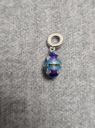 Charm Huevo Faberge Azul y Morado
