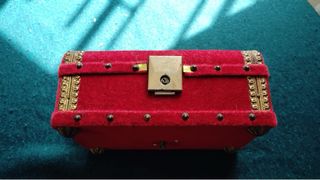 Antigua caja joyero musical