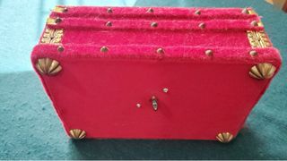 Antigua caja joyero musical