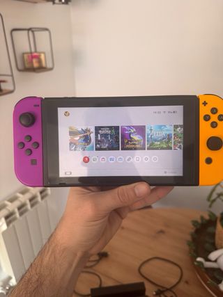 Nintendo Switch Morado y Amarillo