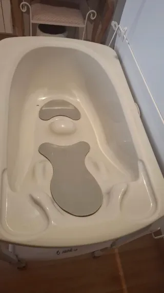 Cambiador Jané con bañera
