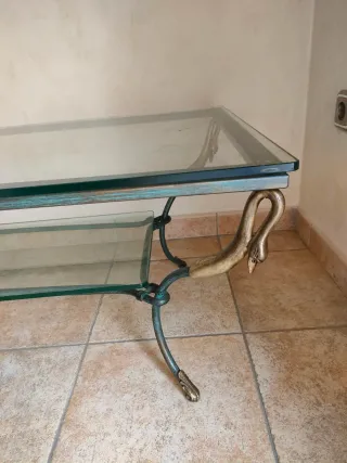 Mesa centro cristal y hierro forjado dorado