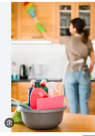 Cuidadora de ancianos y limpieza en hogares