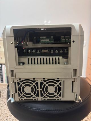 Variador Yaskawa CIMR-K7L4011 40110A