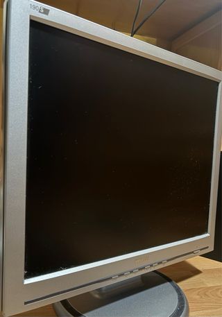 Acer Veriton PC Sobremesa + Monitor