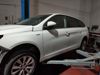 Despiece Peugeot 308 Sw Ii 1.5 Bluehdi 130 (