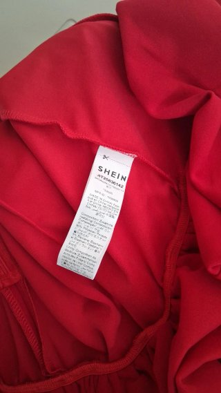 Vestito elegante rosso con rouches