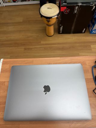 MacBook Pro 2019 i9 16GB RAM 500GB SSD