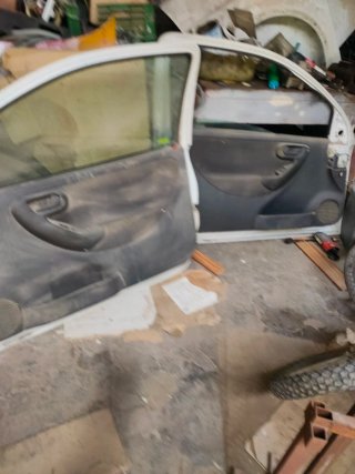 Lote piezas Opel Corsa C: Puertas, capot, aleta