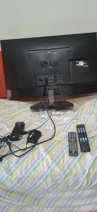 Televisore LG M2732D-PR