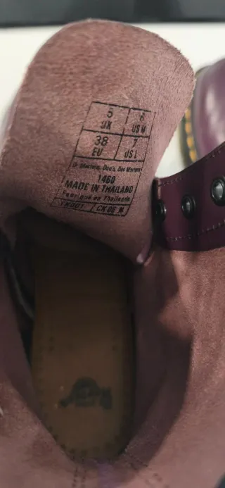 Sin uso  puestas 1 vez  Botas Dr. Martens Moradas