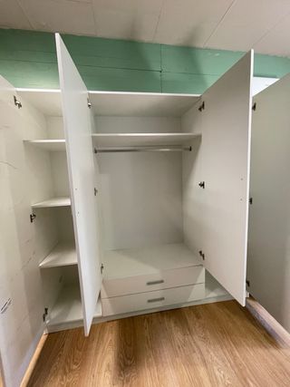Armario blanco 4 puertas con 2 cajones