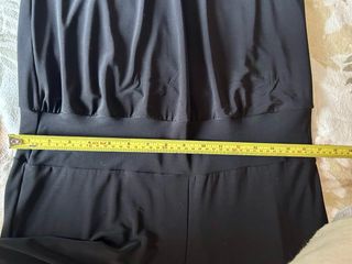 Mono largo negro con detalles dorados