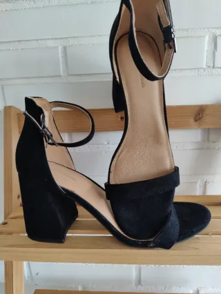 Zapatos de tacón negros Amazon Essentials