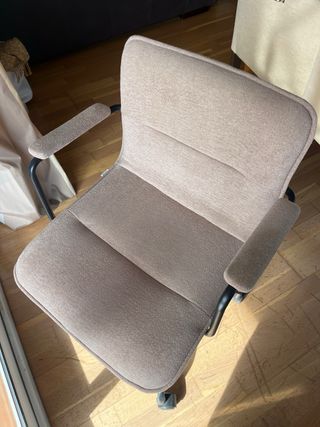 Silla de escritorio Seif con ruedas