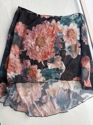 Falda ballet floral negra multicolor