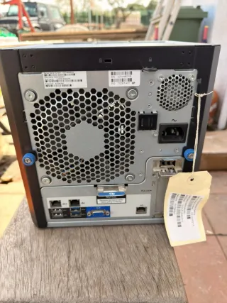 Servidor HP ProLiant MicroServer Gen8