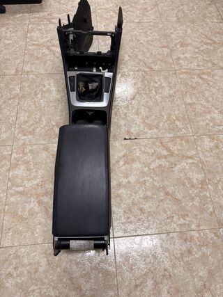 Apoyabrazos Consola Central Passat B6