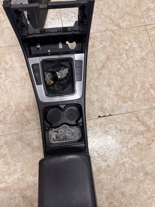 Apoyabrazos Consola Central Passat B6