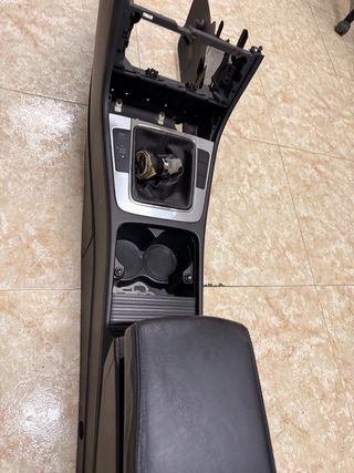 Apoyabrazos Consola Central Passat B6