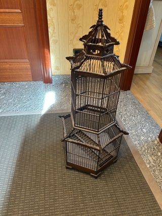 Jaula de madera decorativa