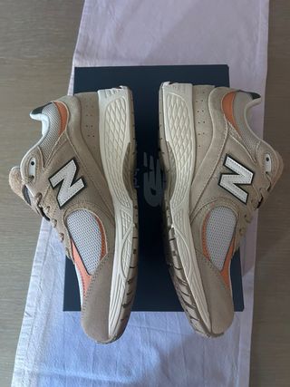 New Balance 2002R Beige