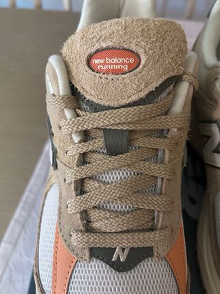 New Balance 2002R Beige