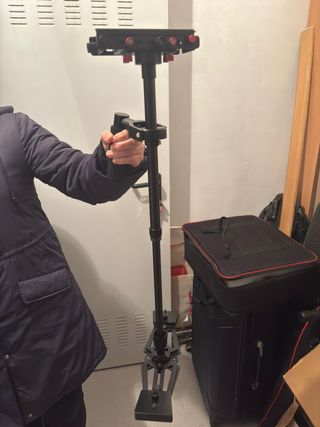 Estabilizador cámara Steadicam Neewer + maleta