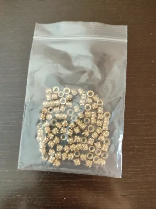 Tuercas M3 para inserción a presión