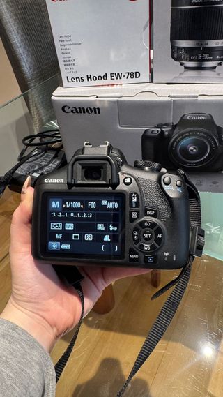 Cámara Canon EOS 2000D + Objetivo 18-200mm